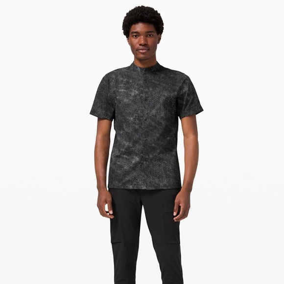 Lululemon Men’s Airing Easy Stand Collar Shirt Digital Drift Black Multi - Picture 2 of 14